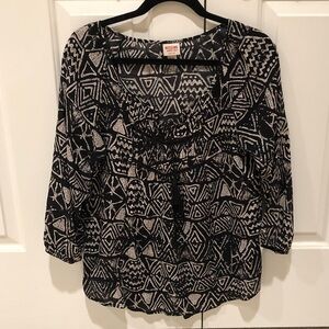Mossimo Supply Co Black and Cream Graphic Blouse